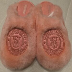 Victoria's Secret Pink Fuzzy Slippers Size Medium